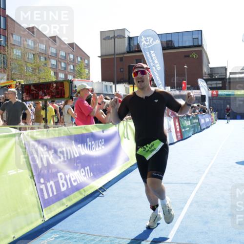09.08.2026 - GEWOBA Citytriathlon Bremen Yannick Fuchs http://msf.ph/oto/9940086 09.08.2026 15:36:00 Ziel 372 meine-sportfotos.de