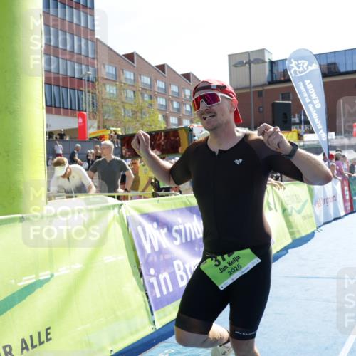 09.08.2026 - GEWOBA Citytriathlon Bremen Yannick Fuchs http://msf.ph/oto/9940090 09.08.2026 15:36:00 Ziel 372 meine-sportfotos.de