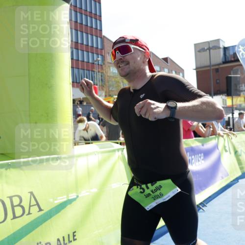 09.08.2026 - GEWOBA Citytriathlon Bremen Yannick Fuchs http://msf.ph/oto/9940092 09.08.2026 15:36:00 Ziel 372 meine-sportfotos.de