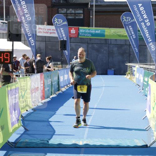 09.08.2026 - GEWOBA Citytriathlon Bremen Yannick Fuchs http://msf.ph/oto/9940104 09.08.2026 12:15:53 Ziel 411 meine-sportfotos.de