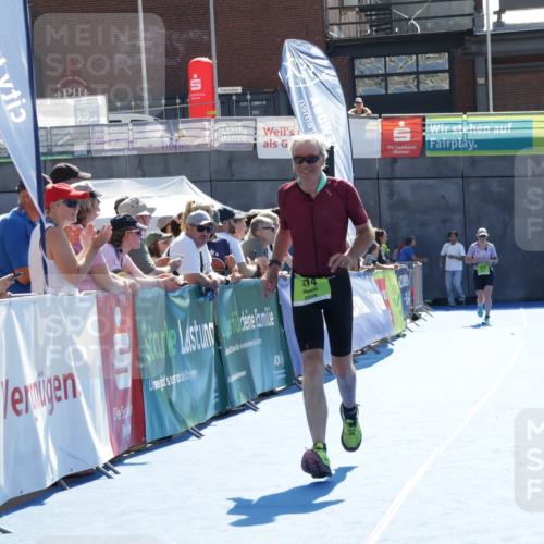 09.08.2026 - GEWOBA Citytriathlon Bremen Yannick Fuchs http://msf.ph/oto/9940105 09.08.2026 15:36:07 Ziel 474 meine-sportfotos.de