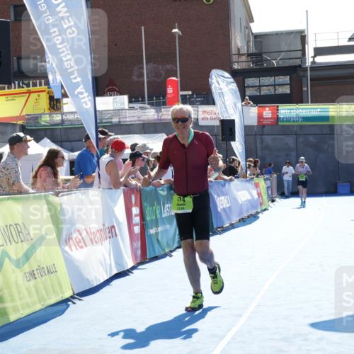 09.08.2026 - GEWOBA Citytriathlon Bremen Yannick Fuchs http://msf.ph/oto/9940108 09.08.2026 15:36:08 Ziel 474 meine-sportfotos.de