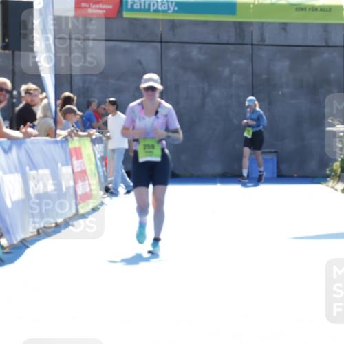 09.08.2026 - GEWOBA Citytriathlon Bremen Yannick Fuchs http://msf.ph/oto/9940126 09.08.2026 15:36:13 Ziel 474 meine-sportfotos.de