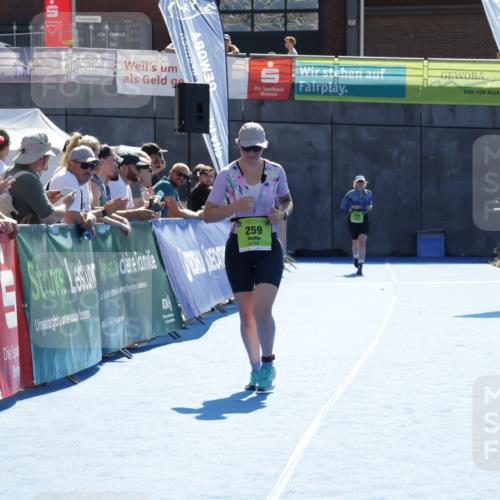 09.08.2026 - GEWOBA Citytriathlon Bremen Yannick Fuchs http://msf.ph/oto/9940128 09.08.2026 15:36:16 Ziel 259 meine-sportfotos.de