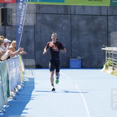 09.08.2026 - GEWOBA Citytriathlon Bremen Yannick Fuchs http://msf.ph/oto/9940154 09.08.2026 13:24:42 Ziel 699 meine-sportfotos.de