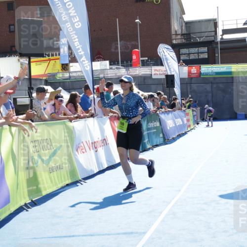 09.08.2026 - GEWOBA Citytriathlon Bremen Yannick Fuchs http://msf.ph/oto/9940166 09.08.2026 15:36:28 Ziel 299 meine-sportfotos.de