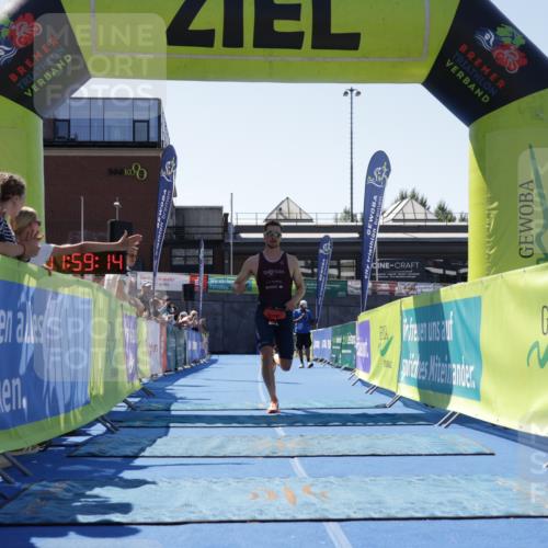 09.08.2026 - GEWOBA Citytriathlon Bremen Yannick Fuchs http://msf.ph/oto/9940201 09.08.2026 13:25:37 Ziel 570 meine-sportfotos.de