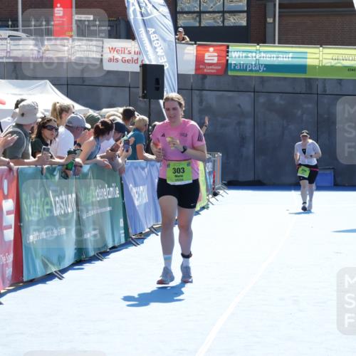 09.08.2026 - GEWOBA Citytriathlon Bremen Yannick Fuchs http://msf.ph/oto/9940204 09.08.2026 15:36:44 Ziel 206, 303 meine-sportfotos.de