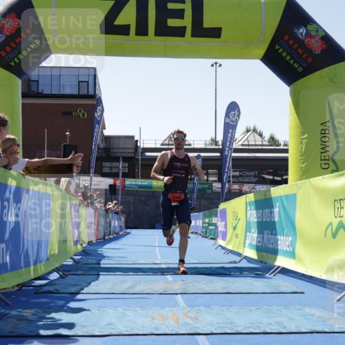 09.08.2026 - GEWOBA Citytriathlon Bremen Yannick Fuchs http://msf.ph/oto/9940206 09.08.2026 13:25:37 Ziel 570 meine-sportfotos.de