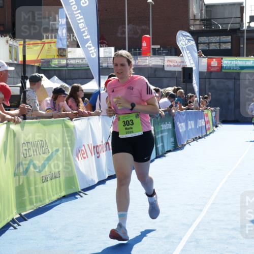 09.08.2026 - GEWOBA Citytriathlon Bremen Yannick Fuchs http://msf.ph/oto/9940207 09.08.2026 15:36:46 Ziel 303 meine-sportfotos.de