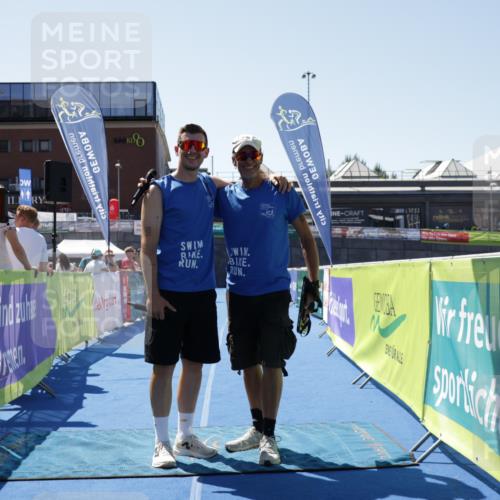 09.08.2026 - GEWOBA Citytriathlon Bremen Yannick Fuchs http://msf.ph/oto/9940226 09.08.2026 13:29:10 Ziel  meine-sportfotos.de