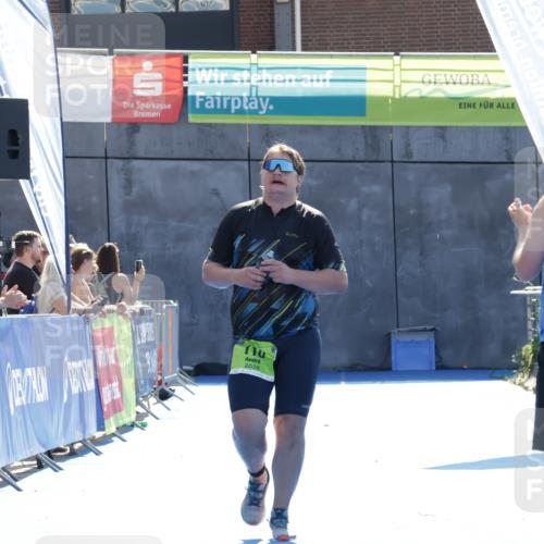 09.08.2026 - GEWOBA Citytriathlon Bremen Yannick Fuchs http://msf.ph/oto/9940256 09.08.2026 15:37:09 Ziel  meine-sportfotos.de