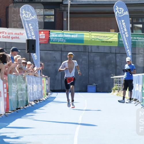 09.08.2026 - GEWOBA Citytriathlon Bremen Yannick Fuchs http://msf.ph/oto/9940260 09.08.2026 13:32:13 Ziel 684 meine-sportfotos.de
