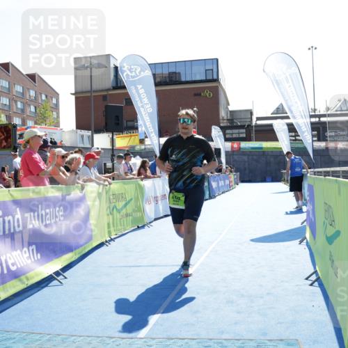 09.08.2026 - GEWOBA Citytriathlon Bremen Yannick Fuchs http://msf.ph/oto/9940265 09.08.2026 15:37:13 Ziel 110 meine-sportfotos.de