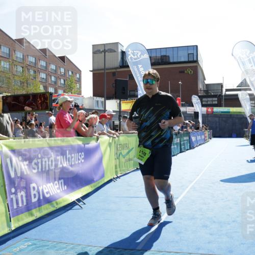 09.08.2026 - GEWOBA Citytriathlon Bremen Yannick Fuchs http://msf.ph/oto/9940268 09.08.2026 15:37:14 Ziel 110 meine-sportfotos.de