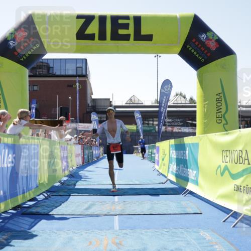 09.08.2026 - GEWOBA Citytriathlon Bremen Yannick Fuchs http://msf.ph/oto/9940272 09.08.2026 13:32:16 Ziel 684 meine-sportfotos.de