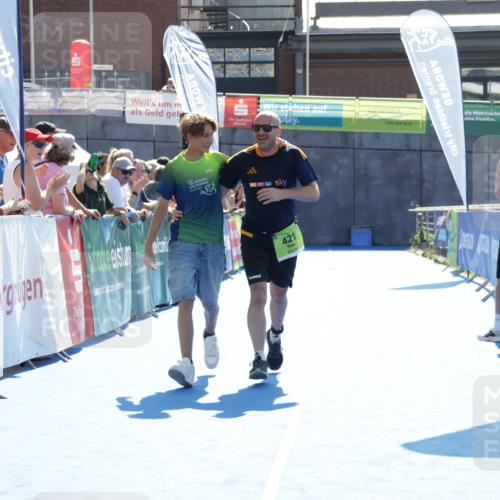 09.08.2026 - GEWOBA Citytriathlon Bremen Yannick Fuchs http://msf.ph/oto/9940291 09.08.2026 15:37:28 Ziel 421 meine-sportfotos.de