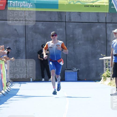 09.08.2026 - GEWOBA Citytriathlon Bremen Yannick Fuchs http://msf.ph/oto/9940295 09.08.2026 13:37:55 Ziel 650 meine-sportfotos.de
