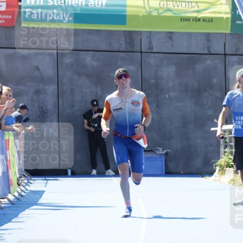 09.08.2026 - GEWOBA Citytriathlon Bremen Yannick Fuchs http://msf.ph/oto/9940297 09.08.2026 13:37:56 Ziel 650 meine-sportfotos.de