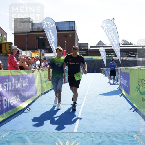 09.08.2026 - GEWOBA Citytriathlon Bremen Yannick Fuchs http://msf.ph/oto/9940301 09.08.2026 15:37:30 Ziel 421 meine-sportfotos.de