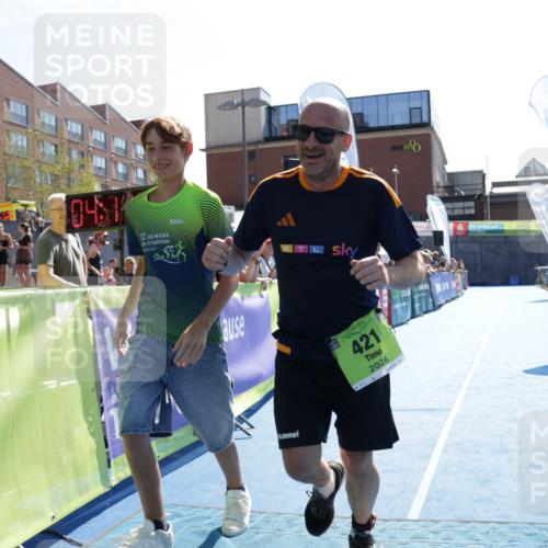 09.08.2026 - GEWOBA Citytriathlon Bremen Yannick Fuchs http://msf.ph/oto/9940310 09.08.2026 15:37:31 Ziel 421 meine-sportfotos.de