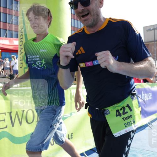 09.08.2026 - GEWOBA Citytriathlon Bremen Yannick Fuchs http://msf.ph/oto/9940315 09.08.2026 15:37:32 Ziel 421 meine-sportfotos.de