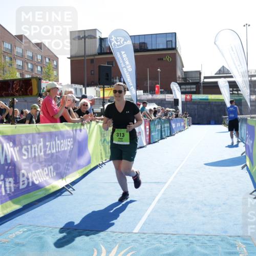 09.08.2026 - GEWOBA Citytriathlon Bremen Yannick Fuchs http://msf.ph/oto/9940389 09.08.2026 15:38:37 Ziel 313 meine-sportfotos.de