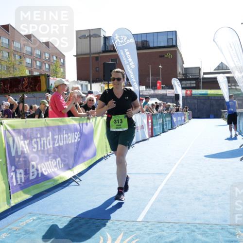 09.08.2026 - GEWOBA Citytriathlon Bremen Yannick Fuchs http://msf.ph/oto/9940391 09.08.2026 15:38:37 Ziel 313 meine-sportfotos.de