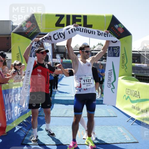 09.08.2026 - GEWOBA Citytriathlon Bremen Yannick Fuchs http://msf.ph/oto/9940393 09.08.2026 13:39:36 Ziel 1127 meine-sportfotos.de