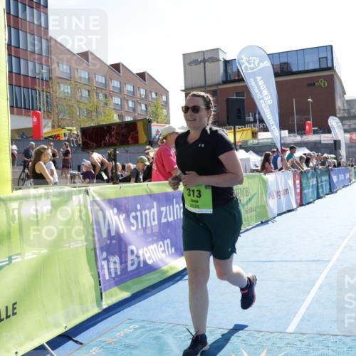 09.08.2026 - GEWOBA Citytriathlon Bremen Yannick Fuchs http://msf.ph/oto/9940397 09.08.2026 15:38:38 Ziel 313 meine-sportfotos.de