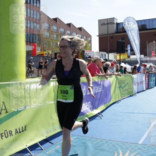 09.08.2026 - GEWOBA Citytriathlon Bremen Yannick Fuchs http://msf.ph/oto/9940415 09.08.2026 15:38:53 Ziel 506 meine-sportfotos.de