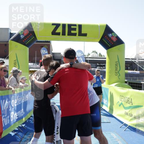 09.08.2026 - GEWOBA Citytriathlon Bremen Yannick Fuchs http://msf.ph/oto/9940426 09.08.2026 13:39:45 Ziel  meine-sportfotos.de