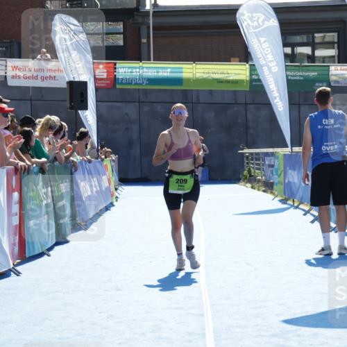 09.08.2026 - GEWOBA Citytriathlon Bremen Yannick Fuchs http://msf.ph/oto/9940464 09.08.2026 15:39:27 Ziel 209 meine-sportfotos.de