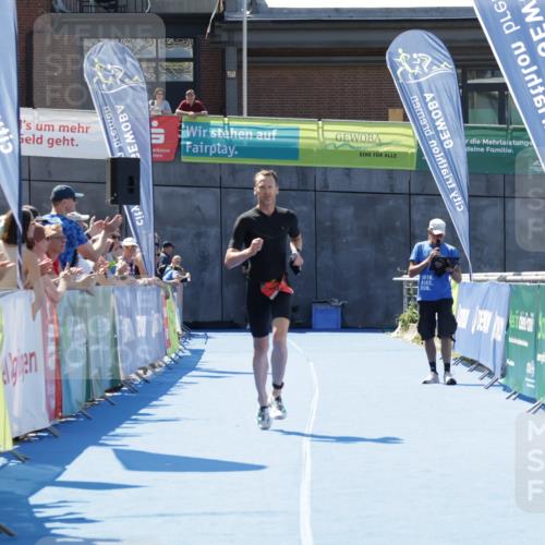 09.08.2026 - GEWOBA Citytriathlon Bremen Yannick Fuchs http://msf.ph/oto/9940471 09.08.2026 13:40:56 Ziel 803 meine-sportfotos.de
