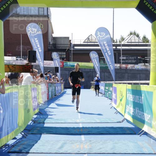 09.08.2026 - GEWOBA Citytriathlon Bremen Yannick Fuchs http://msf.ph/oto/9940480 09.08.2026 13:40:58 Ziel 803 meine-sportfotos.de