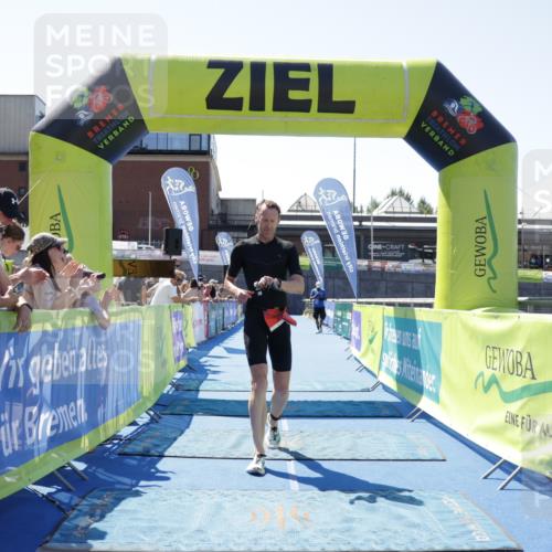09.08.2026 - GEWOBA Citytriathlon Bremen Yannick Fuchs http://msf.ph/oto/9940500 09.08.2026 13:41:01 Ziel 803 meine-sportfotos.de