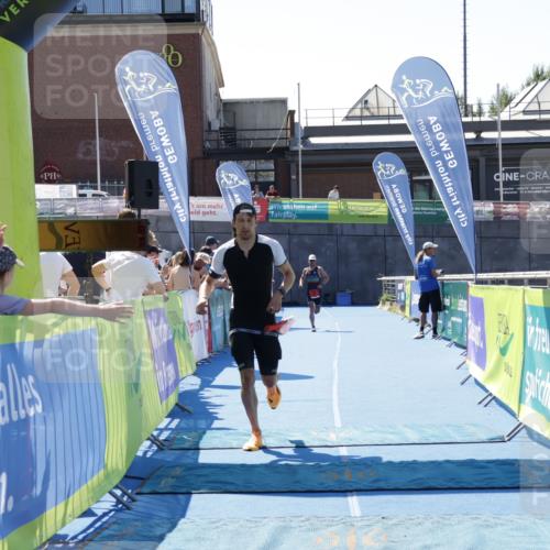 09.08.2026 - GEWOBA Citytriathlon Bremen Yannick Fuchs http://msf.ph/oto/9940521 09.08.2026 13:41:34 Ziel 579, 737 meine-sportfotos.de