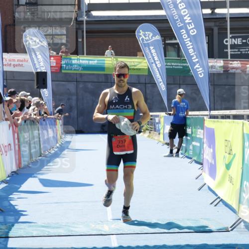 09.08.2026 - GEWOBA Citytriathlon Bremen Yannick Fuchs http://msf.ph/oto/9940545 09.08.2026 13:41:39 Ziel 737 meine-sportfotos.de