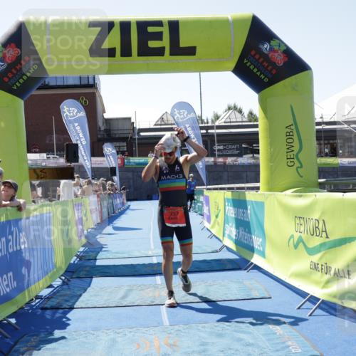 09.08.2026 - GEWOBA Citytriathlon Bremen Yannick Fuchs http://msf.ph/oto/9940551 09.08.2026 13:41:43 Ziel 737 meine-sportfotos.de
