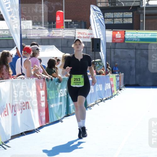 09.08.2026 - GEWOBA Citytriathlon Bremen Yannick Fuchs http://msf.ph/oto/9940566 09.08.2026 15:40:03 Ziel 219, 253 meine-sportfotos.de