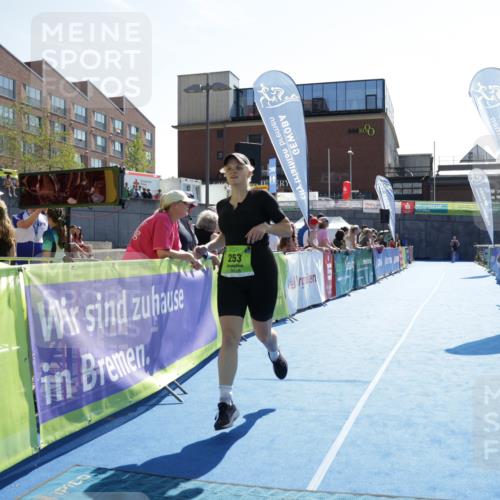 09.08.2026 - GEWOBA Citytriathlon Bremen Yannick Fuchs http://msf.ph/oto/9940575 09.08.2026 15:40:05 Ziel 253 meine-sportfotos.de