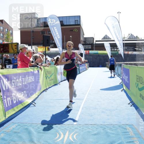 09.08.2026 - GEWOBA Citytriathlon Bremen Yannick Fuchs http://msf.ph/oto/9940593 09.08.2026 15:40:18 Ziel 214 meine-sportfotos.de