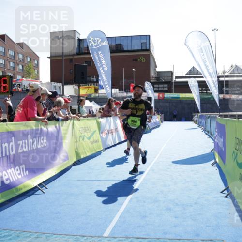 09.08.2026 - GEWOBA Citytriathlon Bremen Yannick Fuchs http://msf.ph/oto/9940618 09.08.2026 15:40:49 Ziel 198, 366 meine-sportfotos.de