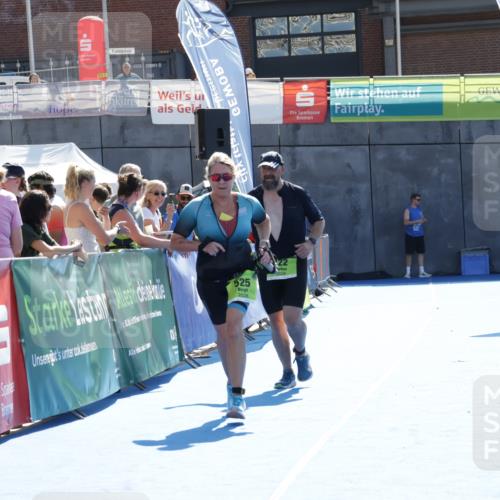 09.08.2026 - GEWOBA Citytriathlon Bremen Yannick Fuchs http://msf.ph/oto/9940658 09.08.2026 15:41:02 Ziel 422, 525 meine-sportfotos.de
