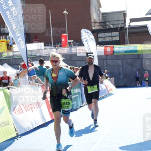 09.08.2026 - GEWOBA Citytriathlon Bremen Yannick Fuchs http://msf.ph/oto/9940660 09.08.2026 15:41:03 Ziel 422, 525 meine-sportfotos.de