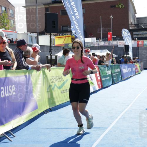 09.08.2026 - GEWOBA Citytriathlon Bremen Yannick Fuchs http://msf.ph/oto/9940698 09.08.2026 15:41:16 Ziel 267 meine-sportfotos.de