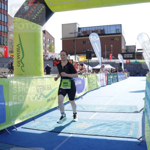 09.08.2026 - GEWOBA Citytriathlon Bremen Yannick Fuchs http://msf.ph/oto/9940790 09.08.2026 15:42:02 Ziel 484 meine-sportfotos.de