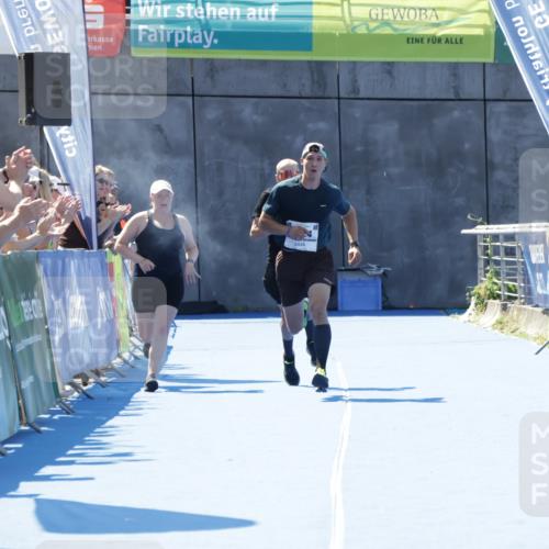 09.08.2026 - GEWOBA Citytriathlon Bremen Yannick Fuchs http://msf.ph/oto/9940799 09.08.2026 13:45:34 Ziel 1124 meine-sportfotos.de