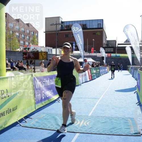 09.08.2026 - GEWOBA Citytriathlon Bremen Yannick Fuchs http://msf.ph/oto/9940831 09.08.2026 15:42:51 Ziel 223 meine-sportfotos.de