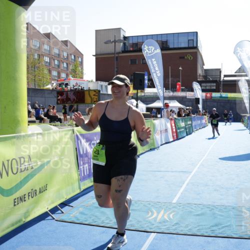 09.08.2026 - GEWOBA Citytriathlon Bremen Yannick Fuchs http://msf.ph/oto/9940833 09.08.2026 15:42:51 Ziel 223 meine-sportfotos.de